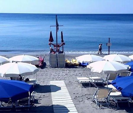 Savona Casa Vacanze Vicino Mare 3 Minuti Wifi Eksteriør billede