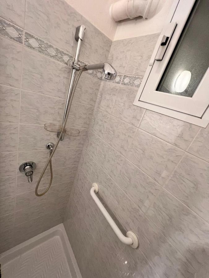 Savona Casa Vacanze Vicino Mare 3 Minuti Wifi Eksteriør billede