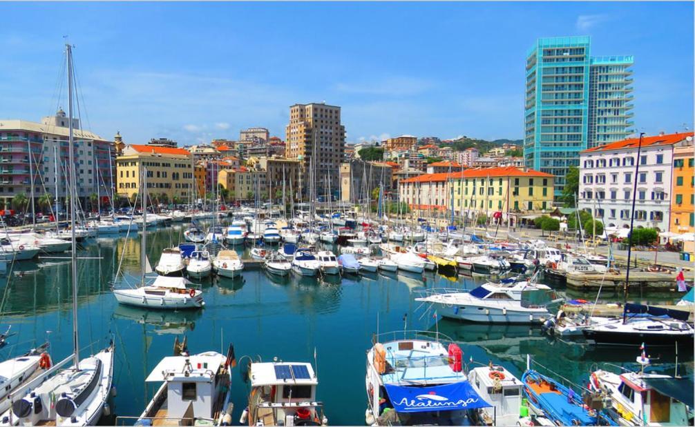 Savona Casa Vacanze Vicino Mare 3 Minuti Wifi Eksteriør billede